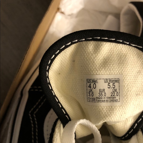 Vans Women’s Old School Black and White - Picture 4 of 8